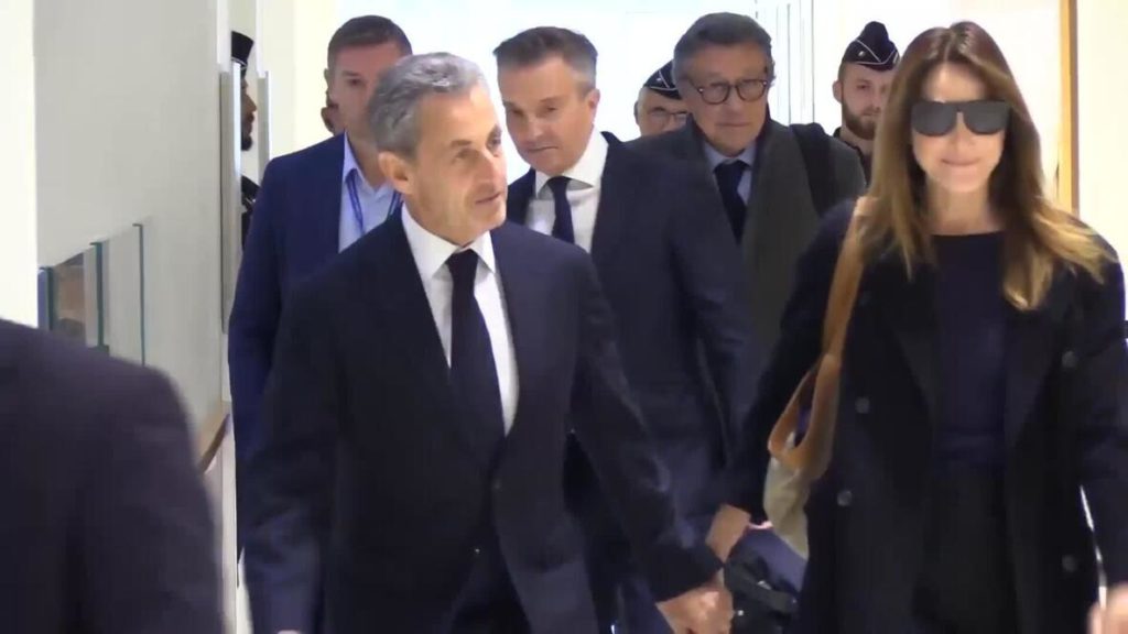 Eski Fransa Cumhurbaşkanı Sarkozy’ye Libya bağlantılı skandal davasında karar