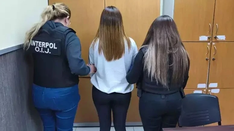 Futbol yıldızının eşi kuyumcu soydu