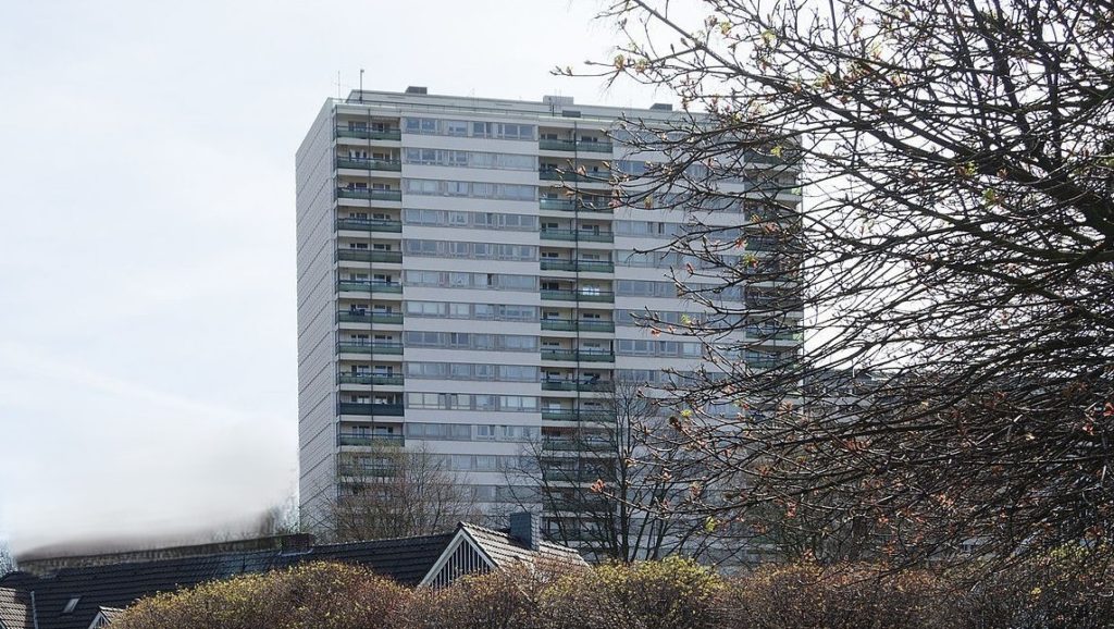 Duisburg’daki 39 daireli apartman, 8 bin 700 Euro’dan satışa çıkartıldı