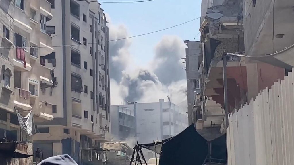 İsrail’in Gazze’deki üç UNRWA okuluna hava saldırısı düzenledi