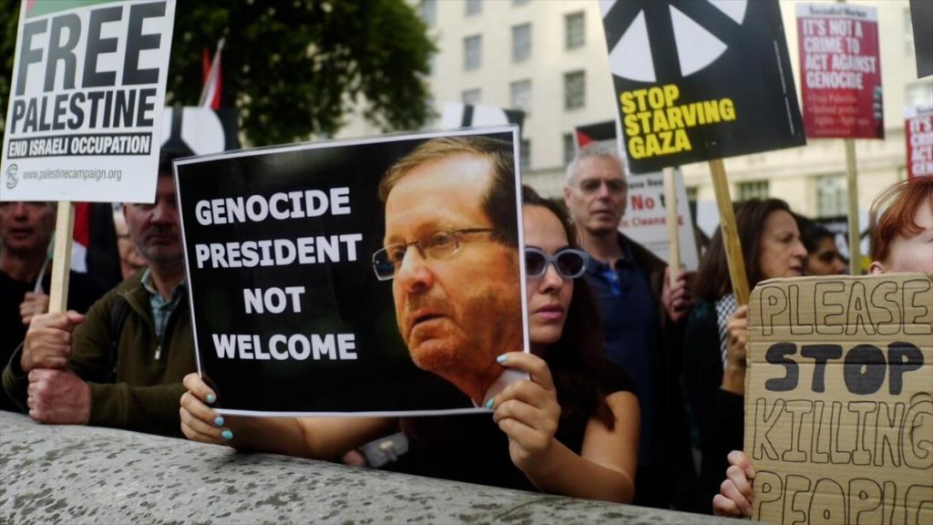 Londra’da Herzog protestosu: “Savaş suçlusu yargılansın” çağrısı