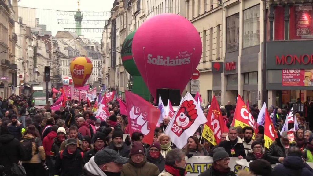 Fransa’da genel grev ülkeyi felç etti – Ekonomik zarar 300 milyar euroya ulaşabilir