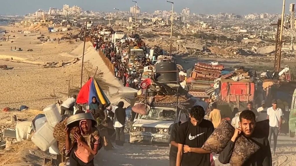 Yüzbinlerce Filistinli bombaların altında göç ediyor; ‘Nereye Gittiğimizi Bilmiyoruz’”