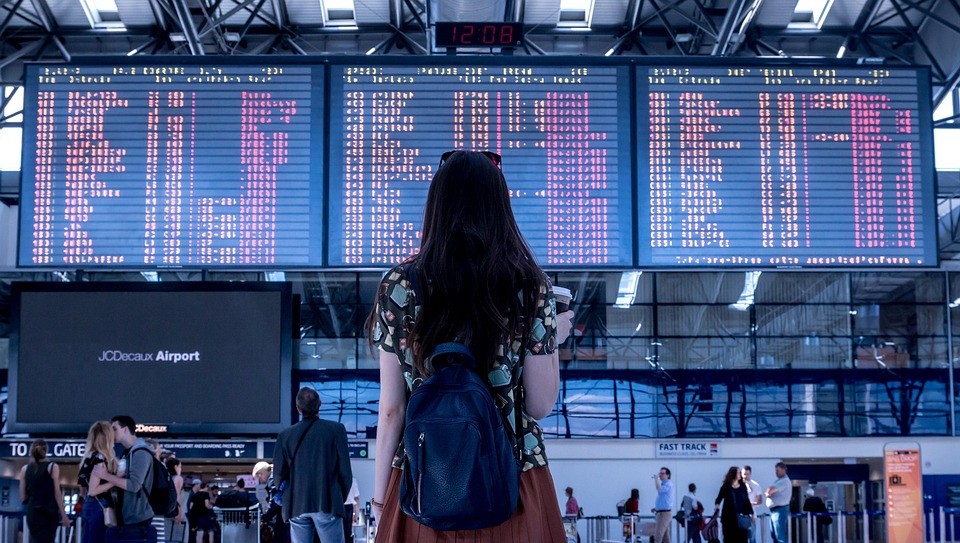 Hollanda’da drone alarmı: Uçuşlar saatlerce durdu