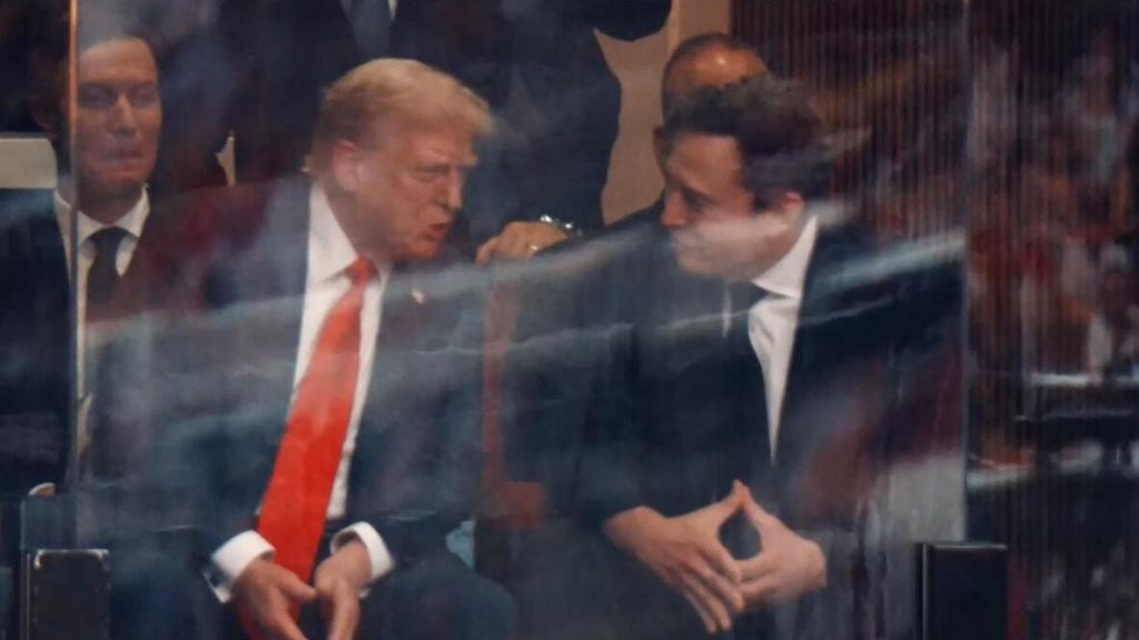 Elon Musk ve Trump, Charlie Kirk anma töreninde buluştu