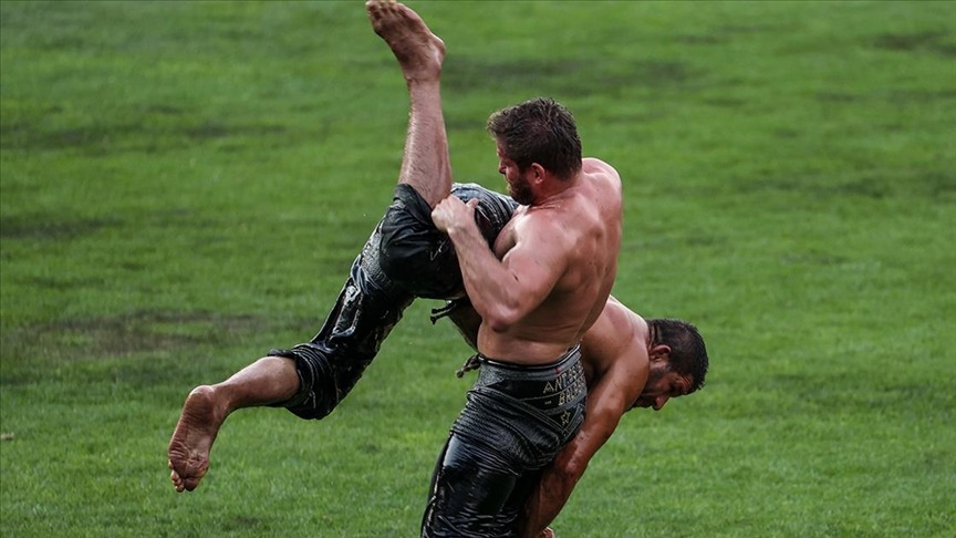 Almanya’da yağlı güreş festivaline yoğun ilgi