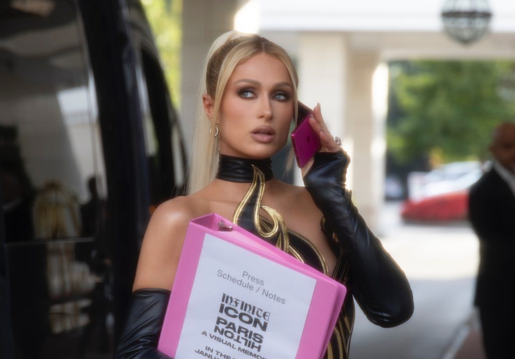 Paris Hilton’dan şaşırtan hamle: Hangi Türk şarkıcıyı takibe aldı?