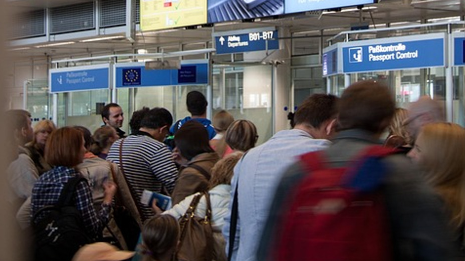 Leipzig’de “bomba şakası” krizi: Uçağa alınmayan yolcu hakkında soruşturma başlatıldı