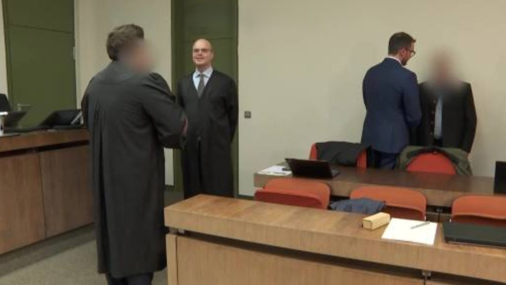 Münih mahkemesi, suriye iç savaşına katılan 3 Suriyeliyi terör suçundan mahkûm etti