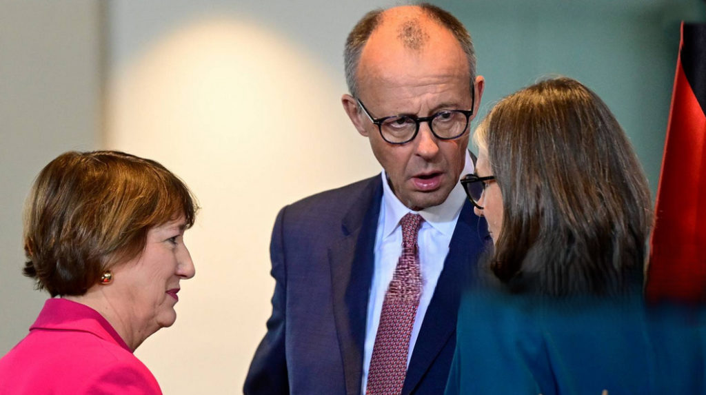 Almanya, Afganistan’a düzenli sınır dışı uçuşları için Taliban yönetimiyle anlaşmaya yakın