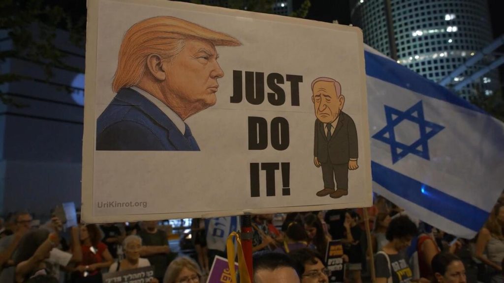 Tel Aviv’de Netanyahu’ya baskı: Onbinler sokağa indi
