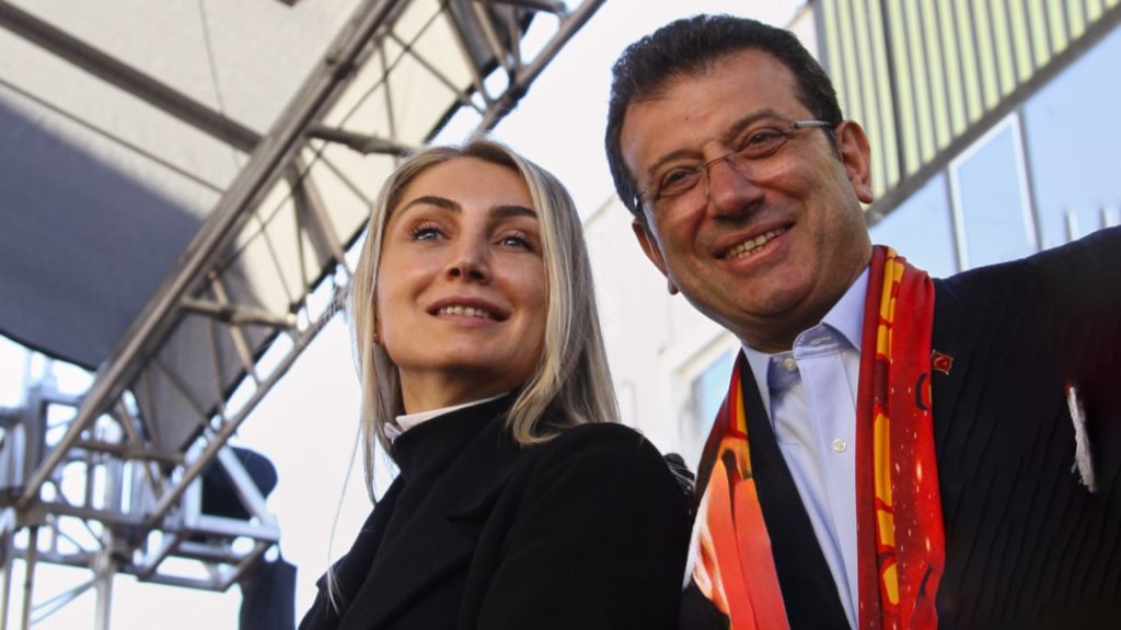 Almanya’dan Ekrem ve Dilek İmamoğlu’na cesaret ödülü