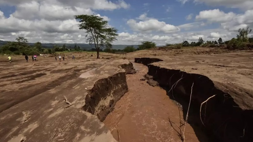 Toprak kaymasında 26 ölü, 25 kayıp