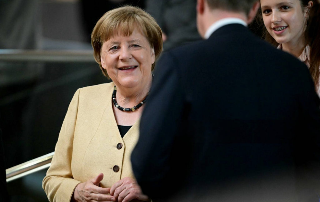 Almanların dörtte biri Merkel’i geri istiyor