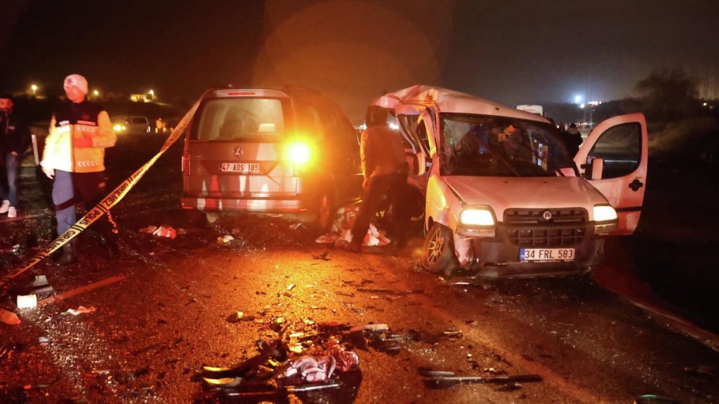 Katliam gibi kaza: 4 ölü, 5 yaralı