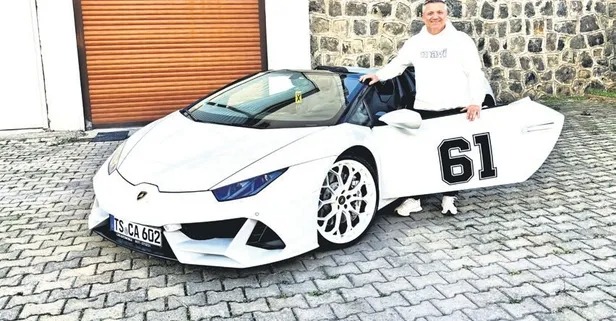 Almanya’dan Türkiye’ye Lamborghini ile geldi, köy yollarında ilgi odağı oldu