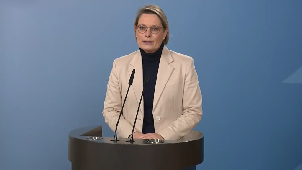 Almanya Adalet Bakanı Stefanie Hubig’ten internette gerçek isim zorunluluğuna karşı net tutum