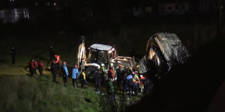 Servis minibüsü kazası: 5 ölü, 6 yaralı