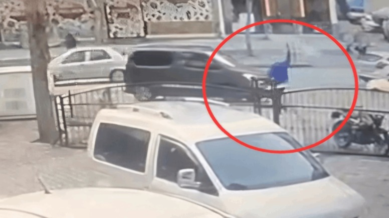 Sokakta dehşet: Önüne gelene ateş açtı