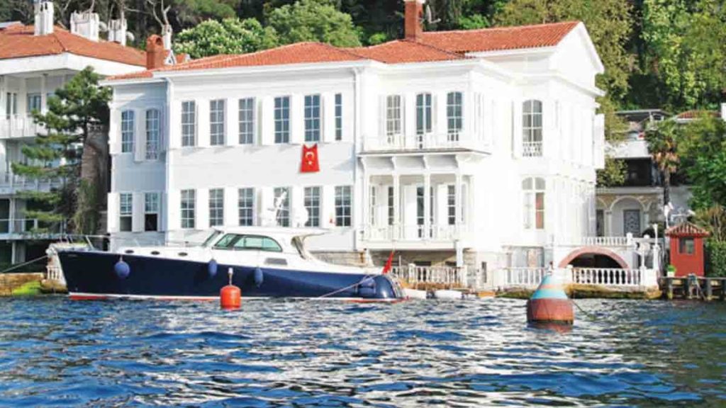 Boğaz’ın incisi Abud Efendi Yalısı’nın hisseleri rekor paraya satışa çıktı