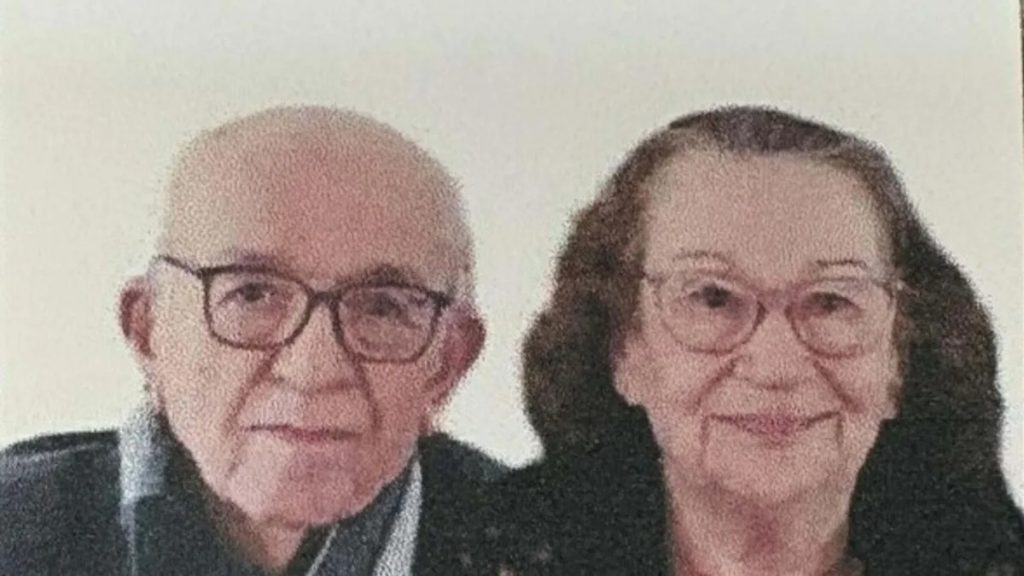 Yaşlı çift hunharca öldürüldü