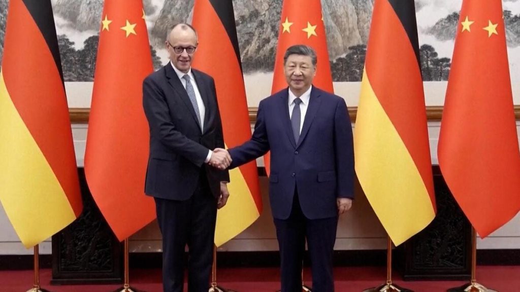 Merz, Çin ziyaretinde otonom Mercedes ile test sürüşü yaptı; Dev anlaşmalar peş peşe geldi