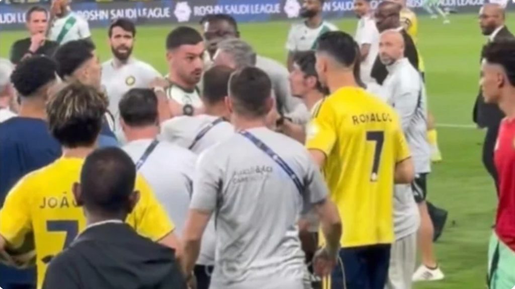 Merih Demiral, Cristiano Ronaldo’nun üzerine yürüdü