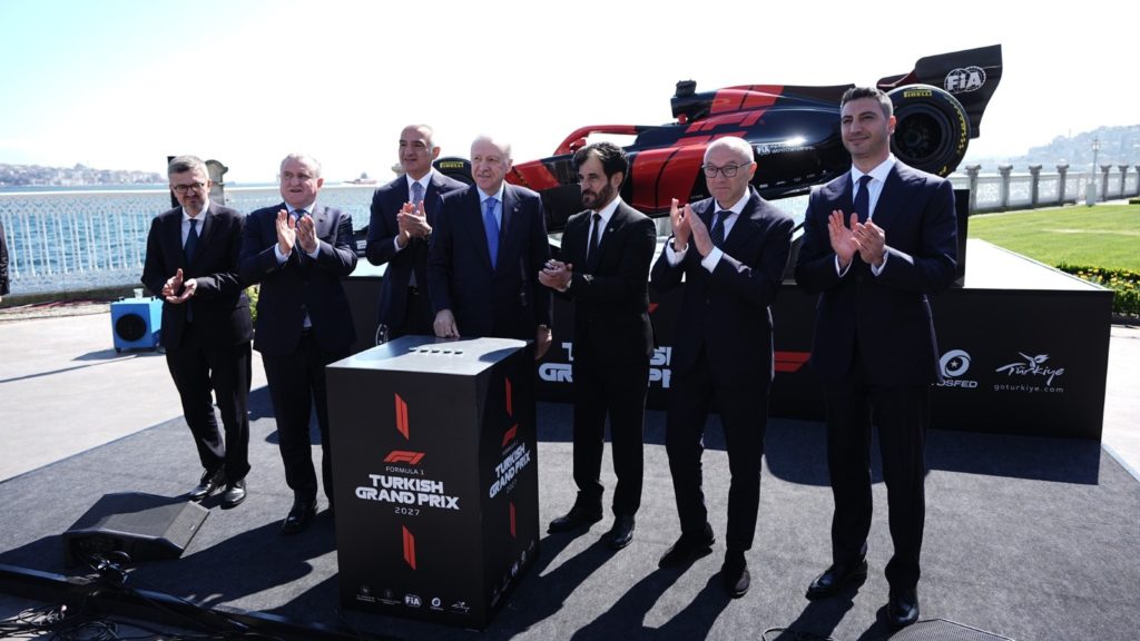 Hız tutkunlarına müjde: Formula 1, 2027’de İstanbul Park’a geri dönüyor!