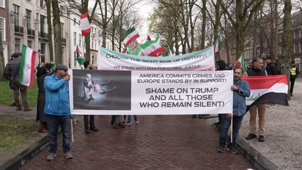 Lahey’de ABD Büyükelçiliği önünde dev protesto: İran ve Lübnan’a destek yürüyüşü