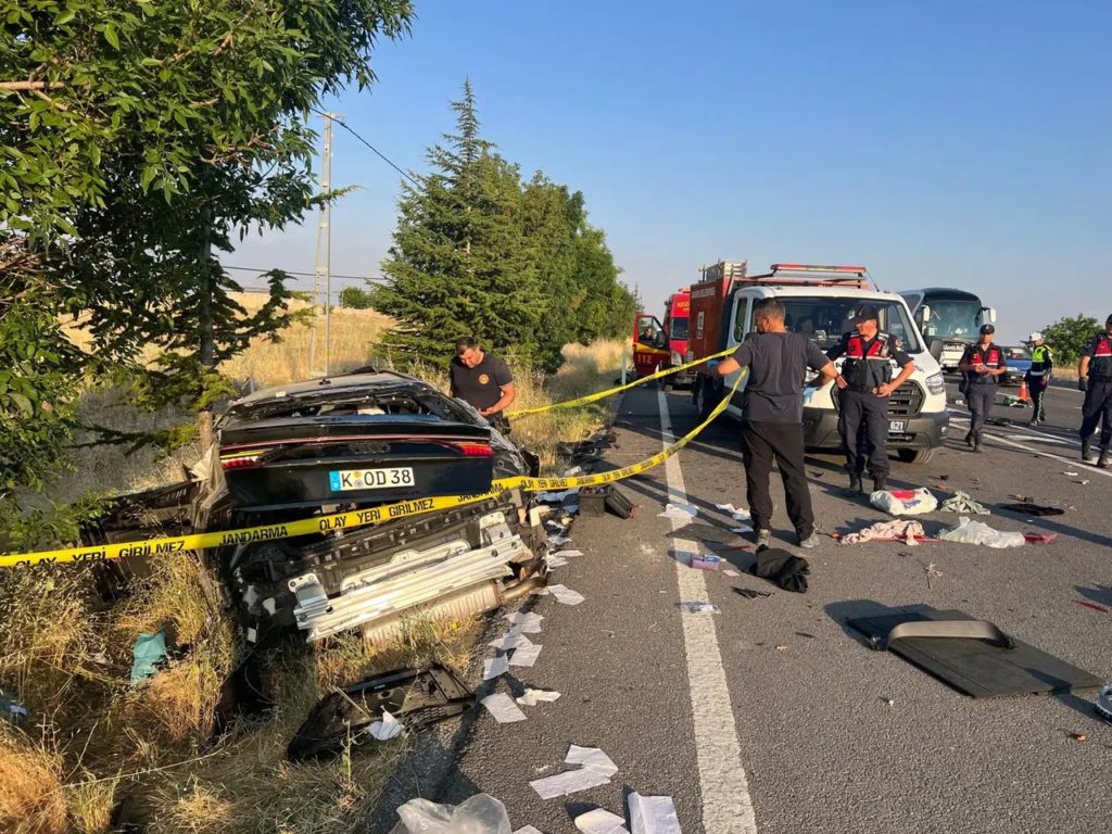 Almanya’dan giden gurbetçi aileden 3 kişi öldü
