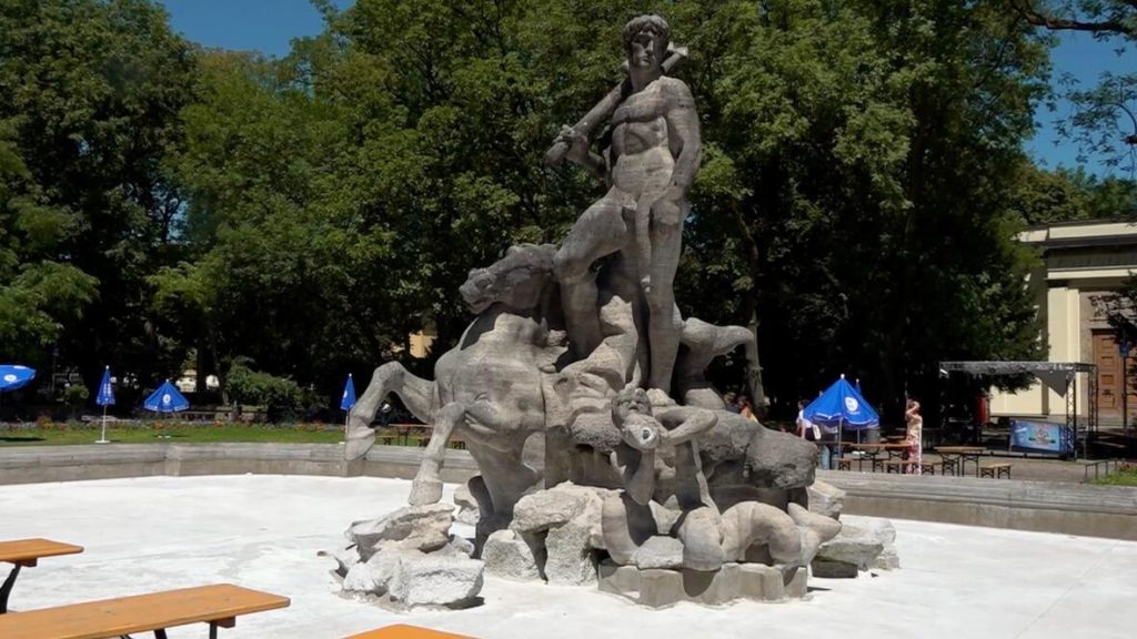 Almanya’da sıcak hava alarmı: Münih’te dev süs havuzları kapatıldı
