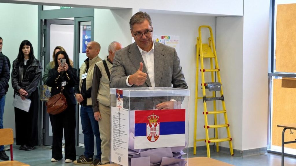 Sırbistan’da kritik seçim: 6,45 milyon seçmen sandık başında