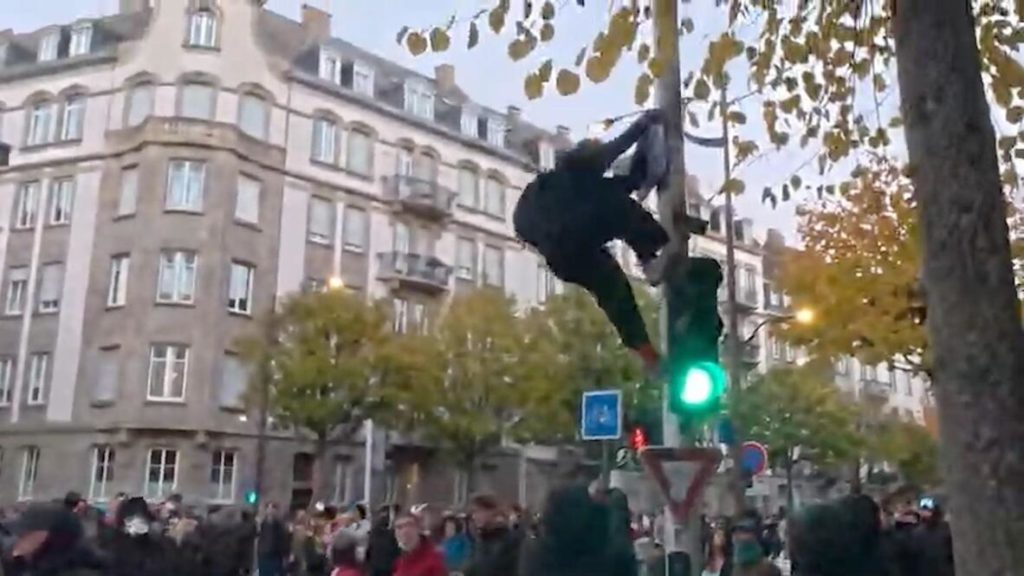 Fransa’da protestolar üçüncü hafta sonunda da sürdü!