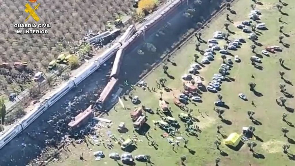 İspanya’da hızlı tren kazası: Çok sayıda ölü ve yaralı var