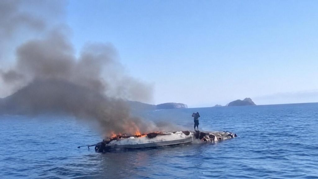 Yunanistan’da Turist Teknesi Alev Alev Yandı: Alman Turist Yaralandı